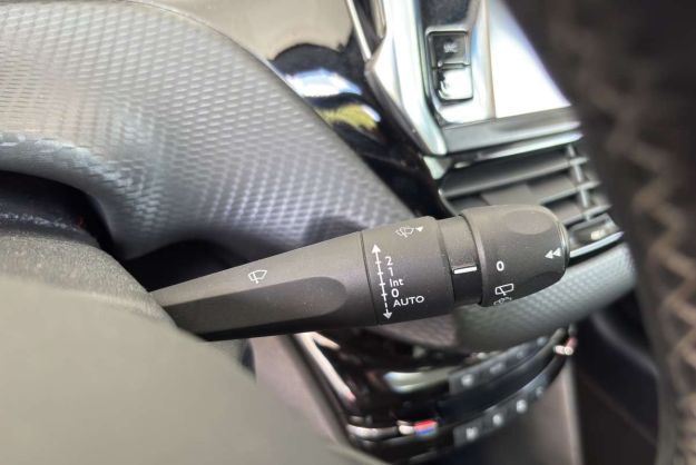 PEUGEOT 208 1.2 110 EAT6 ALLURE