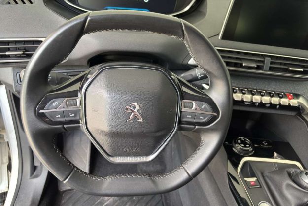 PEUGEOT 5008 1.6 HDI 120 ALLURE 7PL GRIP