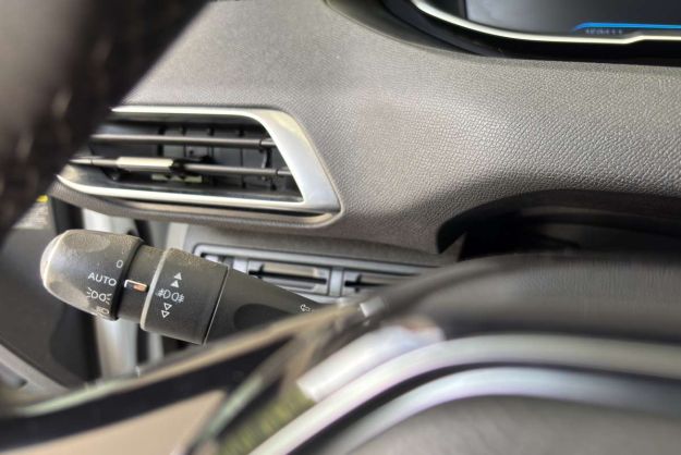 PEUGEOT 5008 1.6 HDI 120 ALLURE 7PL GRIP