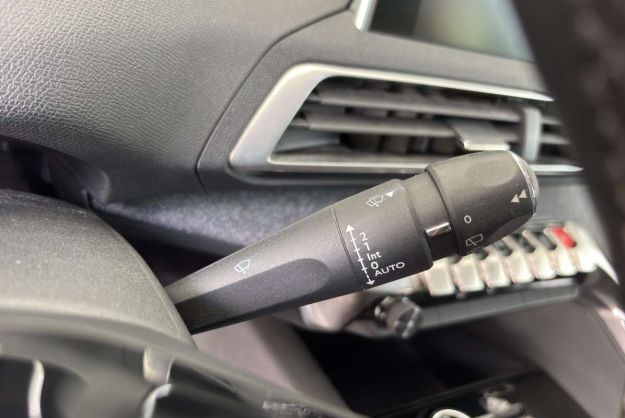 PEUGEOT 5008 1.6 HDI 120 ALLURE 7PL GRIP