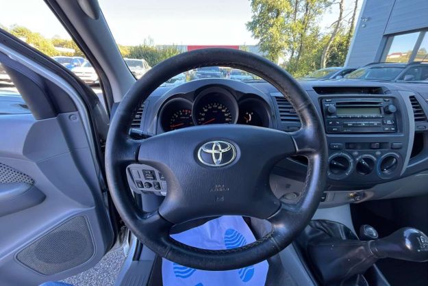 TOYOTA HILUX 3.0 171 LEGENDE 2CAB BVM5