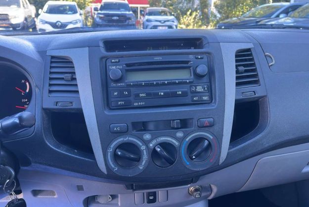 TOYOTA HILUX 3.0 171 LEGENDE 2CAB BVM5