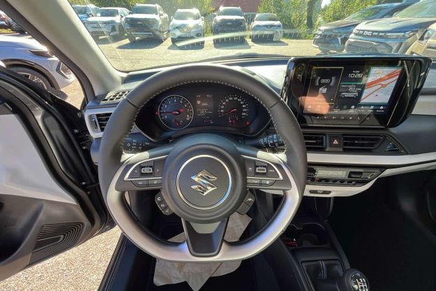 SUZUKI SWIFT 1.2  HYBRID ALLGRIP PRIVILEGE