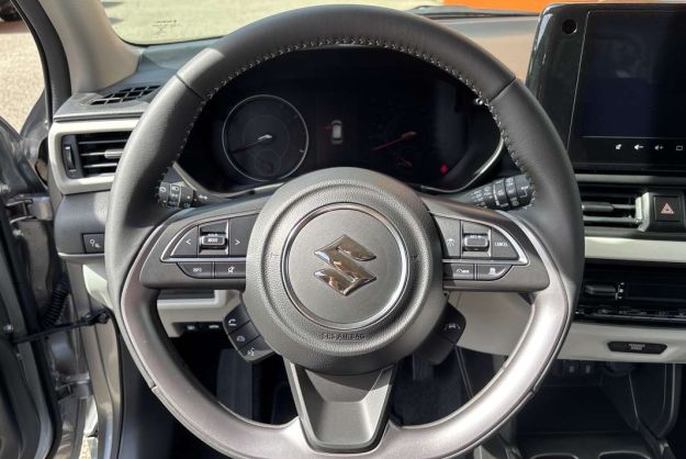 SUZUKI SWIFT 1.2 HYBRID ALLGRIP PRIVILEGE