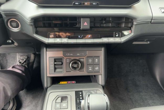 TOYOTA HILUX NEW 2.8 204 BVA CONFORT 4PL