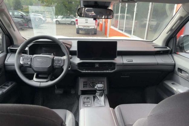 TOYOTA HILUX NEW 2.8 204 BVA CONFORT 4PL