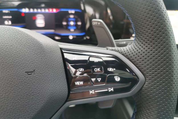 VOLKSWAGEN GOLF R PERF 320 AKRA T.O 0 MALUS