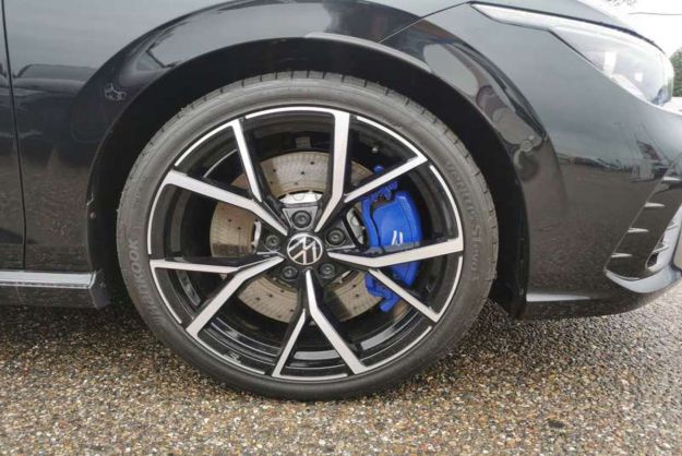VOLKSWAGEN GOLF R PERF 320 AKRA T.O 0 MALUS